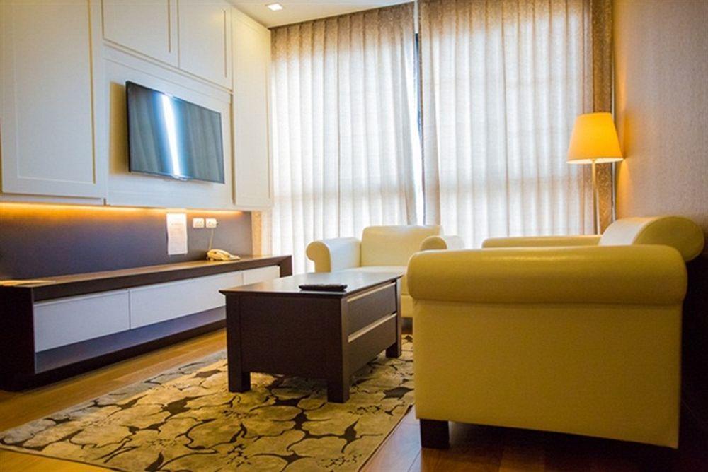 Alisha Court Hotel & Residence Bangkok Exterior photo