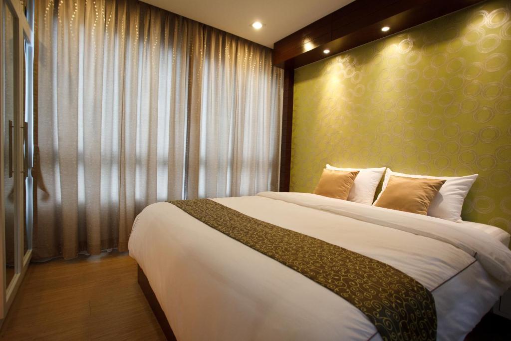 Alisha Court Hotel & Residence Bangkok Room photo